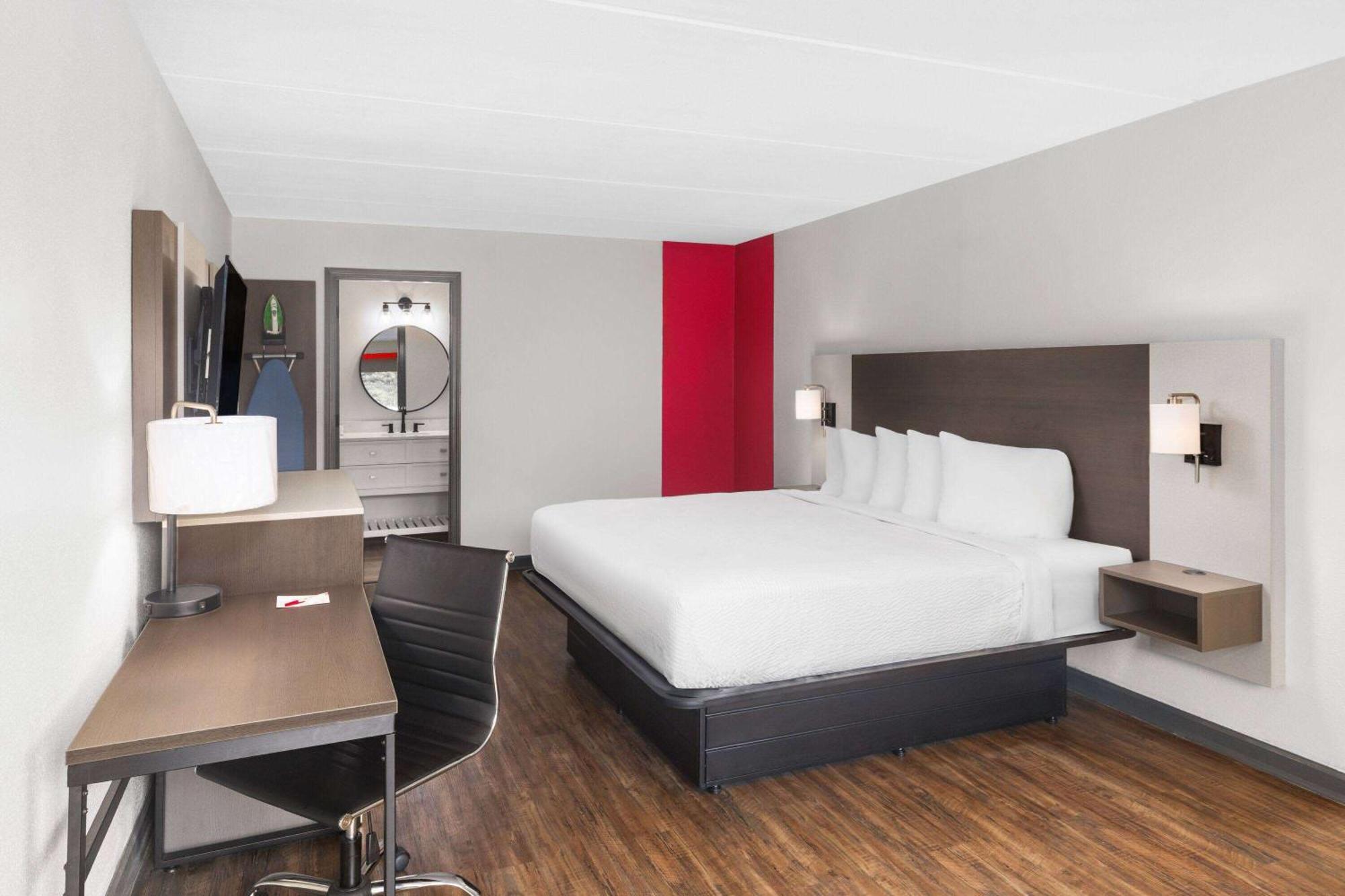 Hotel Ramada By Wyndham Bainbridge Esterno foto