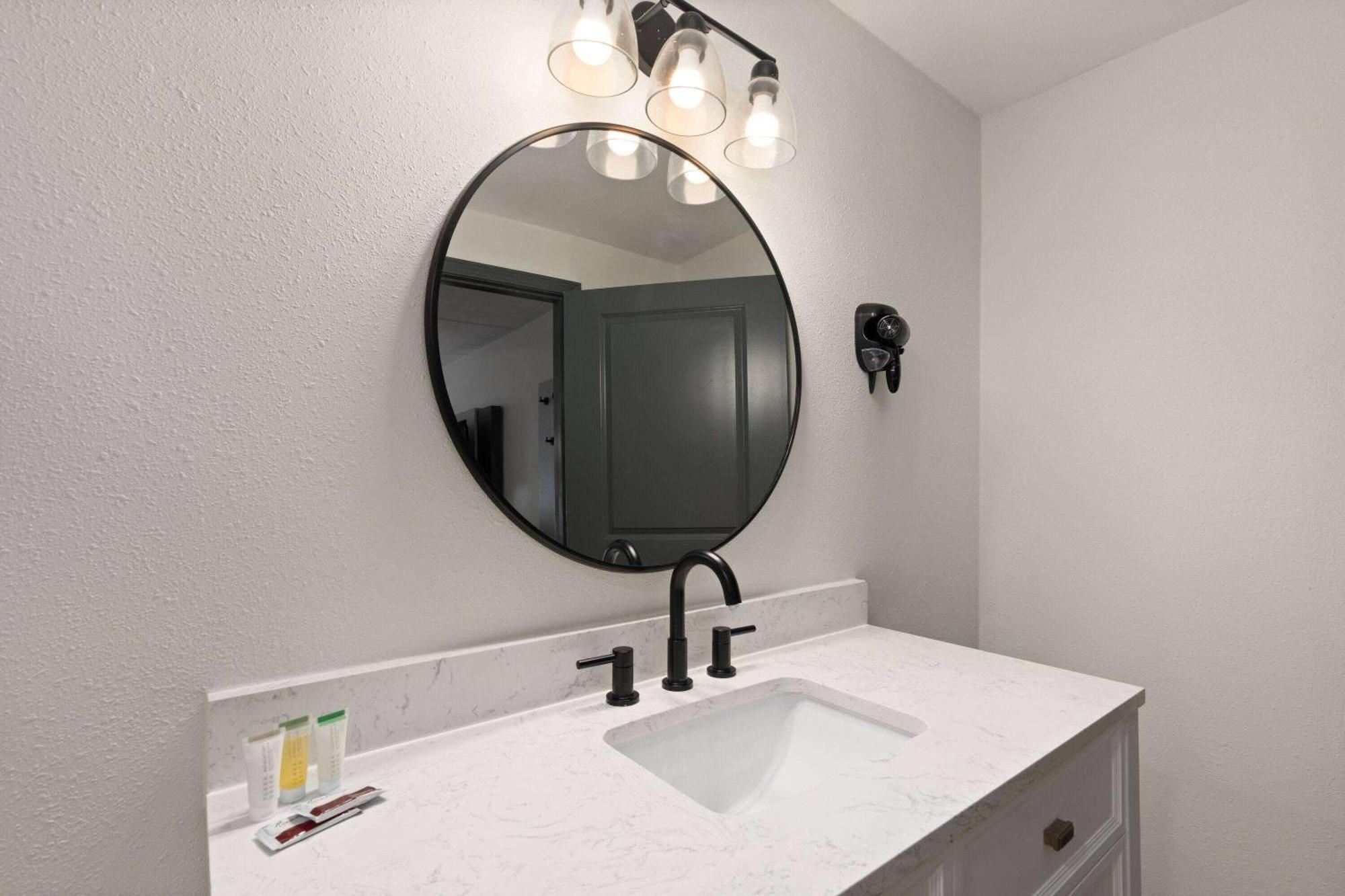 Hotel Ramada By Wyndham Bainbridge Esterno foto