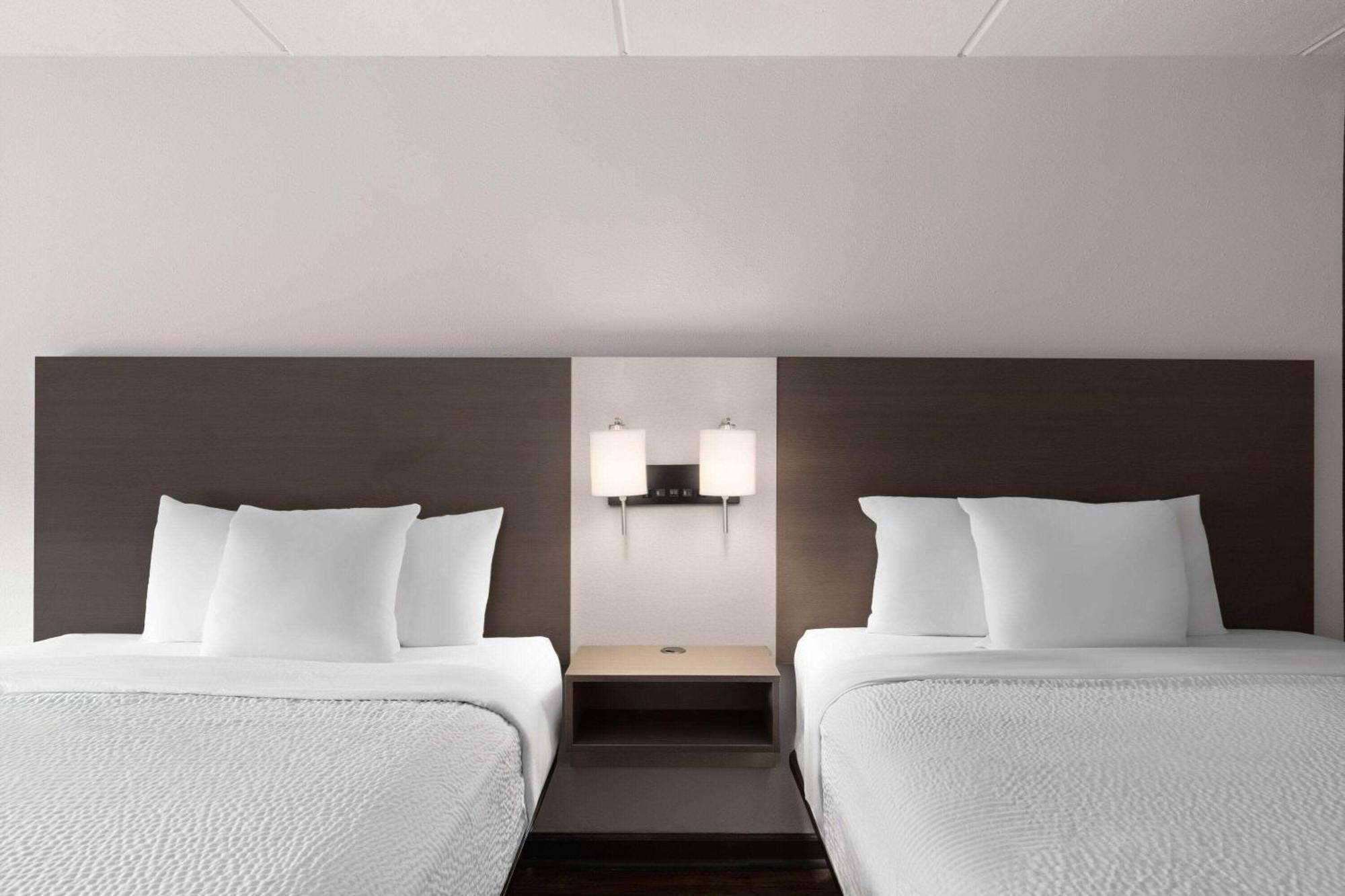 Hotel Ramada By Wyndham Bainbridge Esterno foto