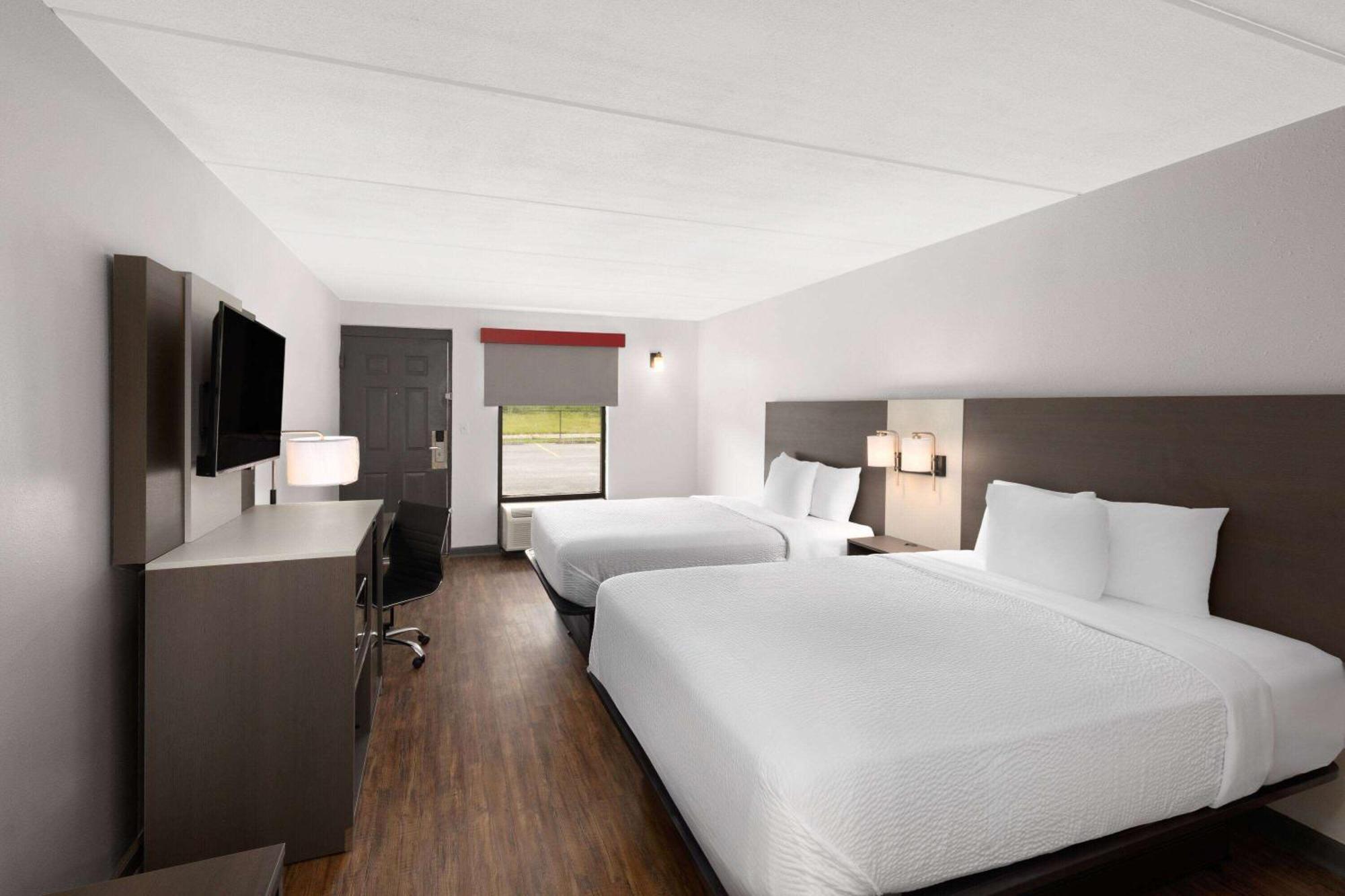 Hotel Ramada By Wyndham Bainbridge Esterno foto
