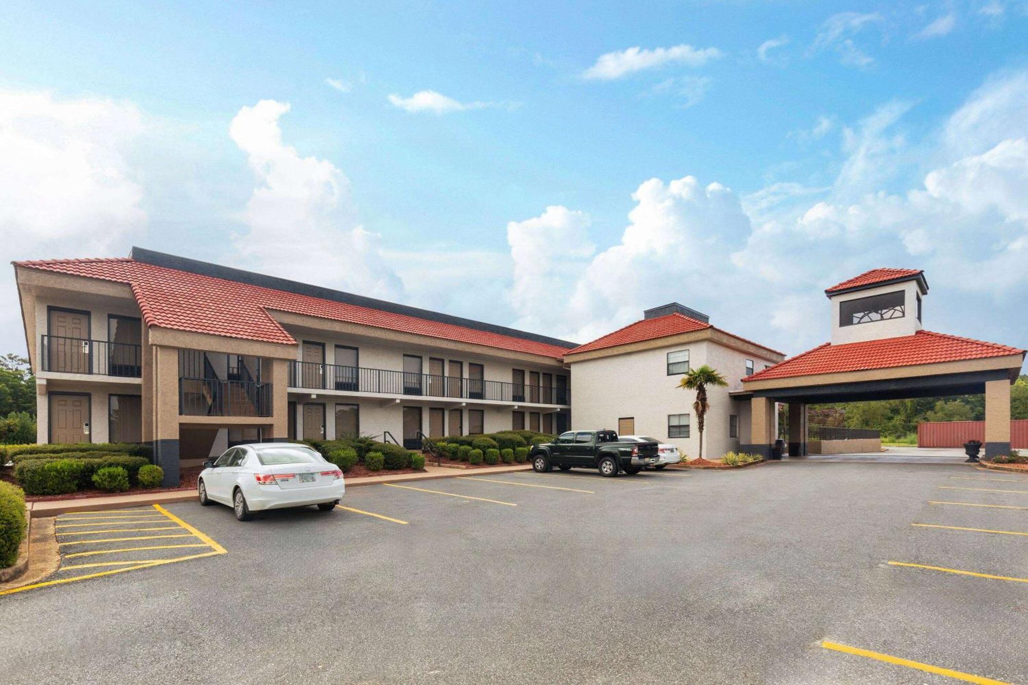 Hotel Ramada By Wyndham Bainbridge Esterno foto